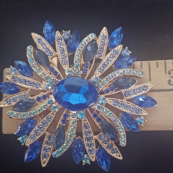 Blue Rhinestone Blingy Brooch - Picture 4 of 4